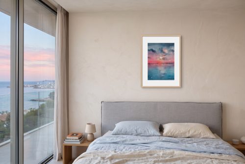 «Atardecer rosa», cuadro original de Alicia Prado, colgado en dormitorio de un ático frente a la Malagueta