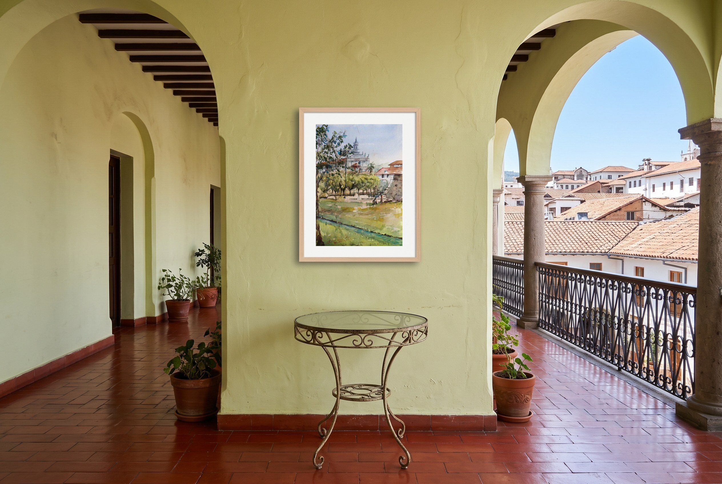 «Iglesia de todos los santos», cuadro original de Alicia Prado, colgado en galería porticada en el centro histórico de Cuenca