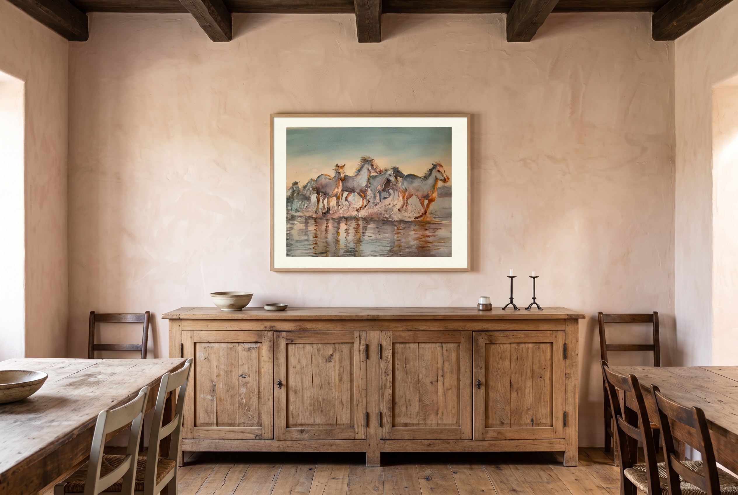 «La manada», cuadro original de Alicia Prado, colgado en comedor de una finca rural malagueña